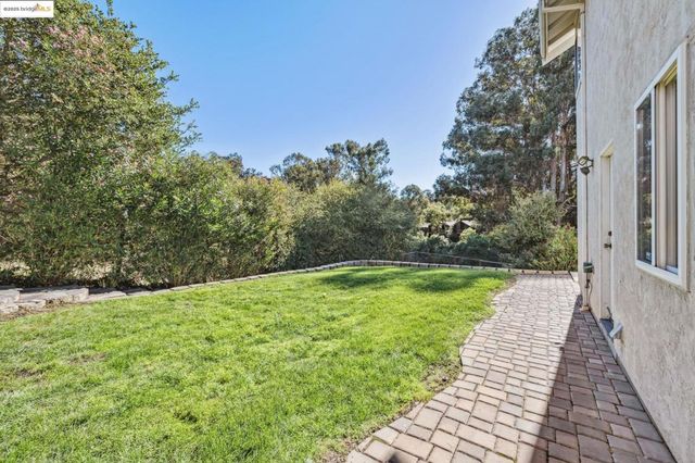 2281 Hidden Oaks Dr, Hayward, CA 94541