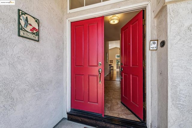 2281 Hidden Oaks Dr, Hayward, CA 94541