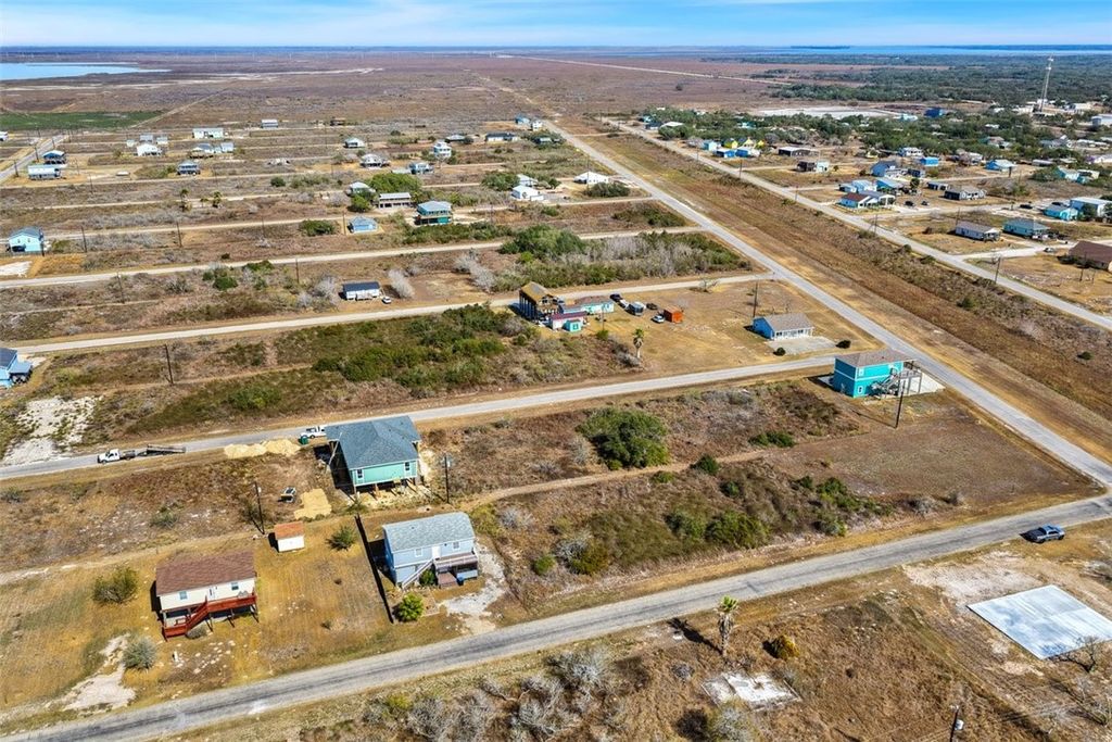 115 W Shady Oak Lane, Rockport, TX 78382 — photo 3