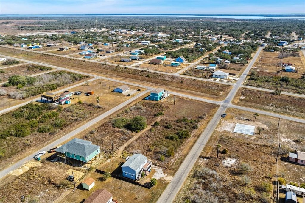 115 W Shady Oak Lane, Rockport, TX 78382 — photo 4