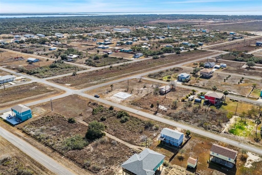 115 W Shady Oak Lane, Rockport, TX 78382 — photo 5