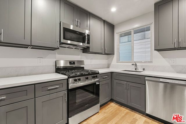 1235 N Harper Avenue 20, West Hollywood, CA 90046