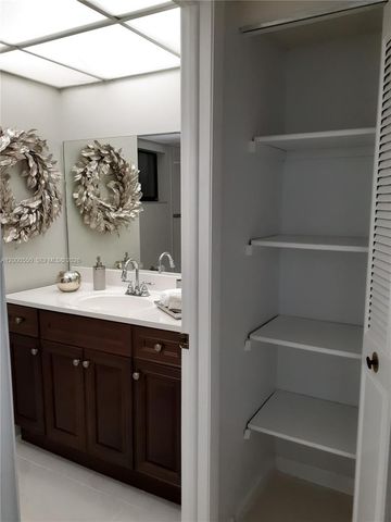 8415 SW 107th Ave 238W, Miami, FL 33173