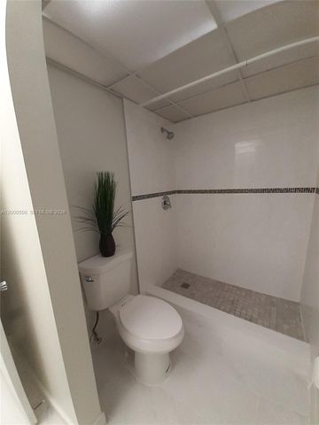 8415 SW 107th Ave 238W, Miami, FL 33173