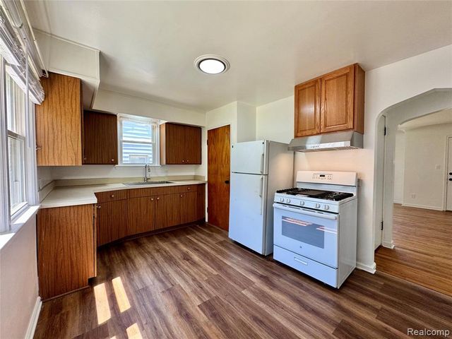 3734 Capitol Avenue, Warren, MI 48091