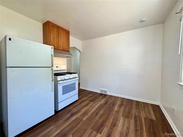 3734 Capitol Avenue, Warren, MI 48091