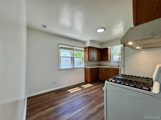 3734 Capitol Avenue, Warren, MI 48091