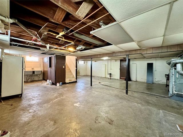 3734 Capitol Avenue, Warren, MI 48091