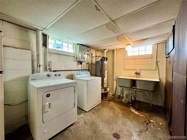 3734 Capitol Avenue, Warren, MI 48091
