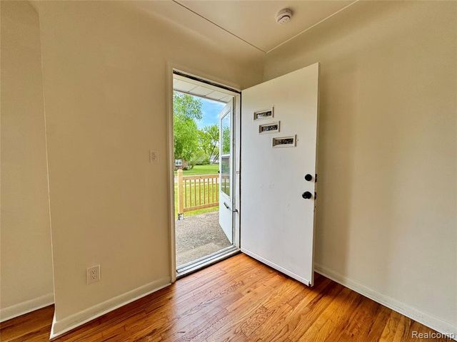 3734 Capitol Avenue, Warren, MI 48091