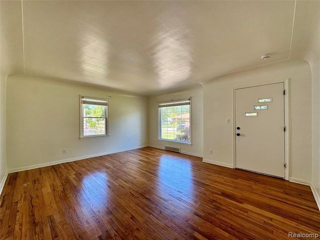 3734 Capitol Avenue, Warren, MI 48091