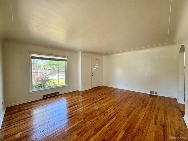 3734 Capitol Avenue, Warren, MI 48091