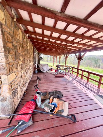 20467 N Greenville Road, White Plains, KY 42464