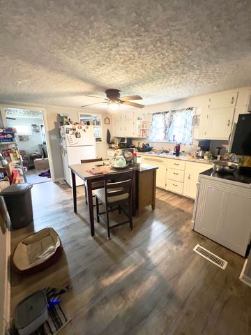 20467 N Greenville Road, White Plains, KY 42464