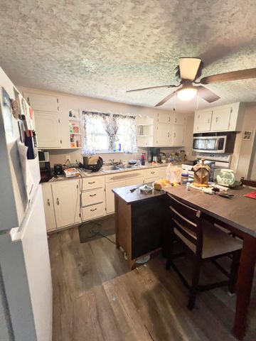 20467 N Greenville Road, White Plains, KY 42464