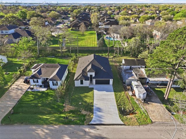 9428 Carlow Lane, La Porte, TX 77571