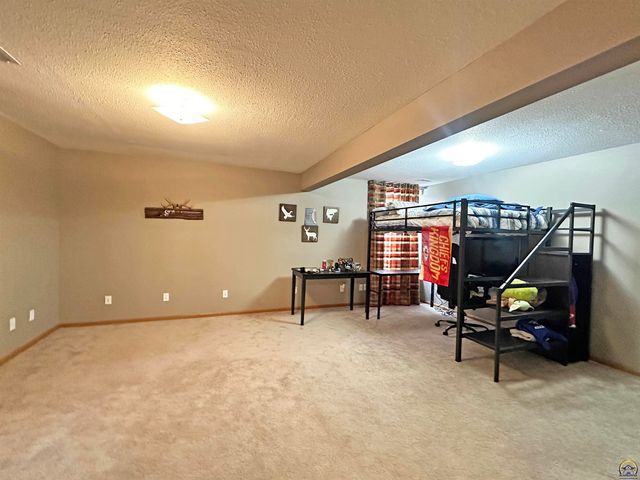7345 SW 23rd CT, Topeka, KS 66614