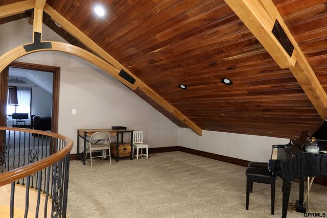 6192 Shady Lake Road, Columbus, NE 68601