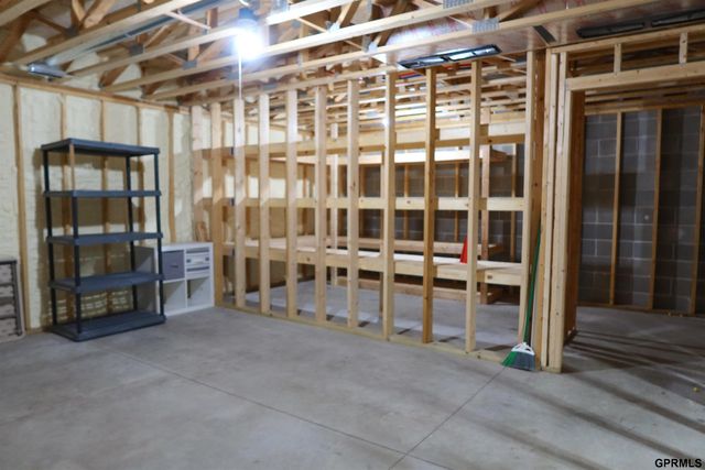 6192 Shady Lake Road, Columbus, NE 68601