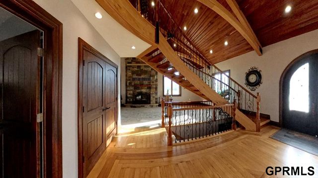 6192 Shady Lake Road, Columbus, NE 68601