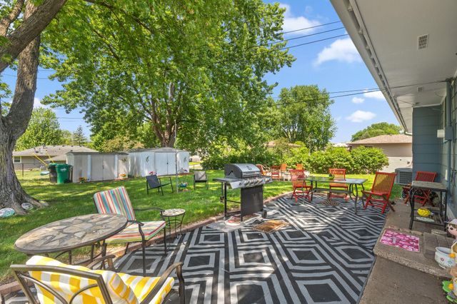 6280 7th Street NE, Fridley, MN 55432