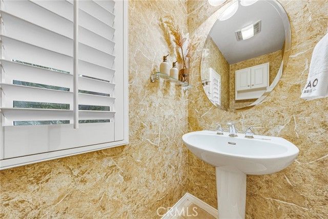 23 Vacaville, Irvine, CA 92602