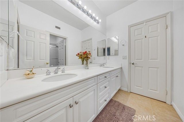 23 Vacaville, Irvine, CA 92602