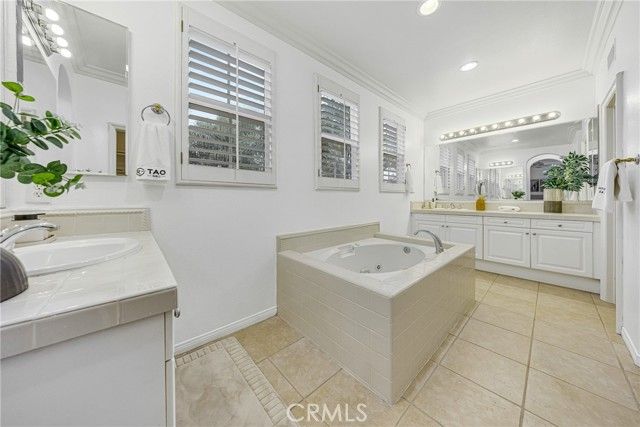 23 Vacaville, Irvine, CA 92602