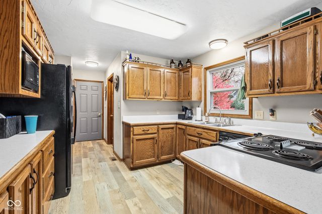 4739 Palomino Trail, Indianapolis, IN 46239