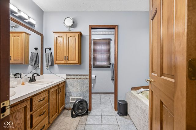 4739 Palomino Trail, Indianapolis, IN 46239