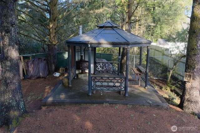 126 S Narwhal Loop SW, Ocean Shores, WA 98569