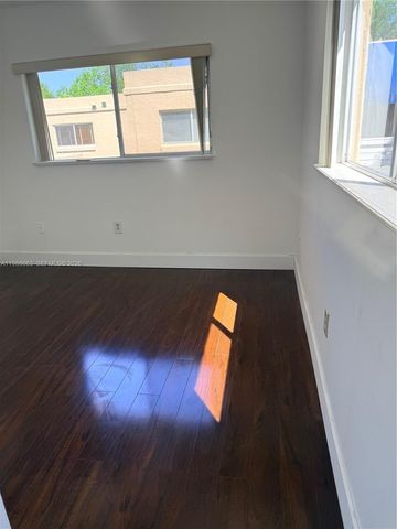 14343 SW 98th Ter, Miami, FL 33186