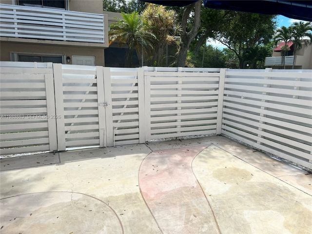 14343 SW 98th Ter, Miami, FL 33186