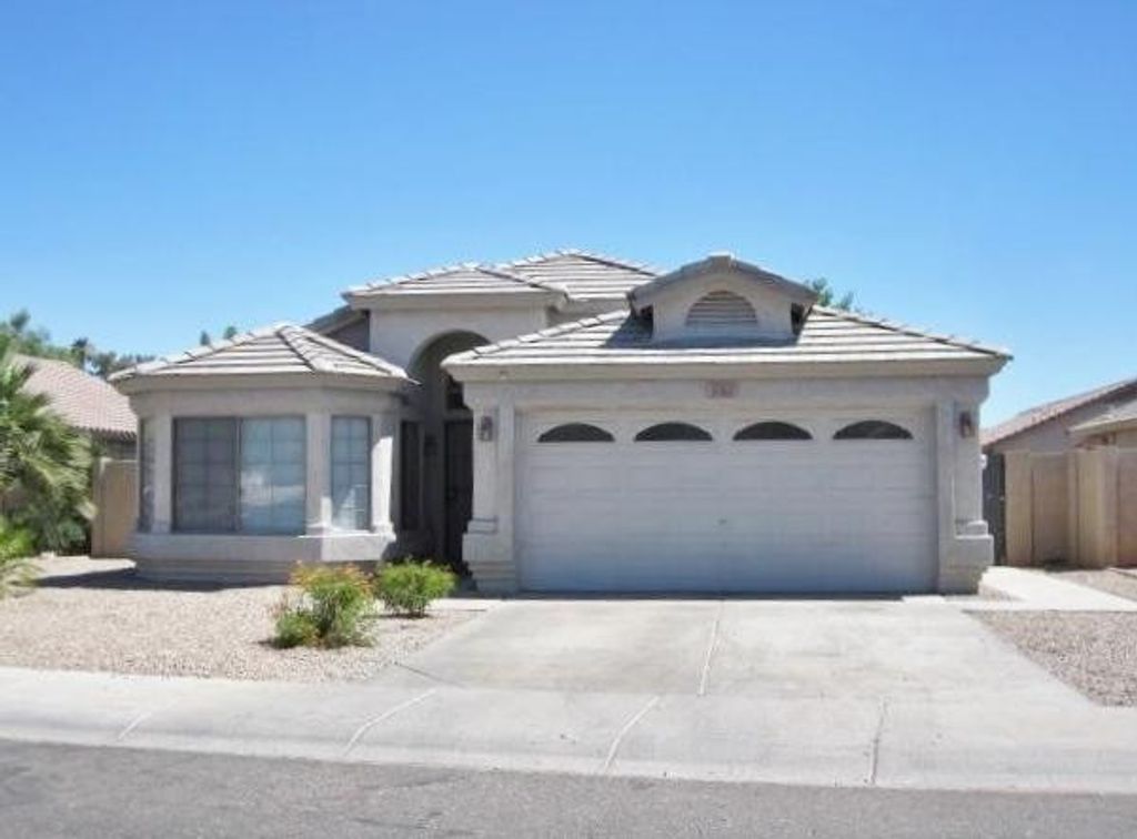 5763 W Freeway Lane, Glendale, AZ 85302