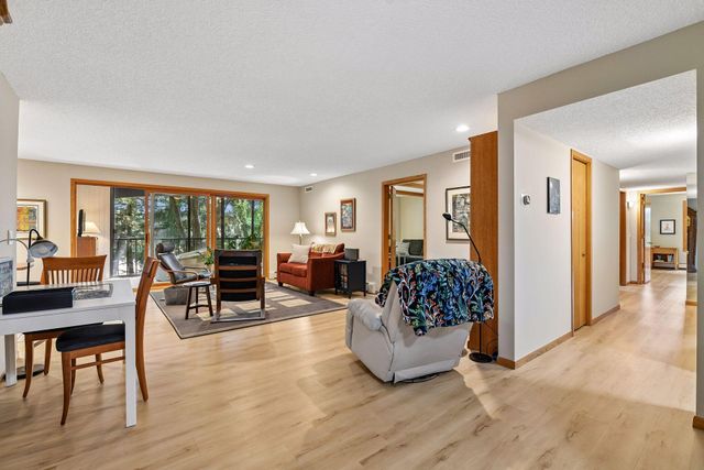 6051 Laurel Avenue 112, Golden Valley, MN 55416