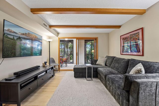 6051 Laurel Avenue 112, Golden Valley, MN 55416