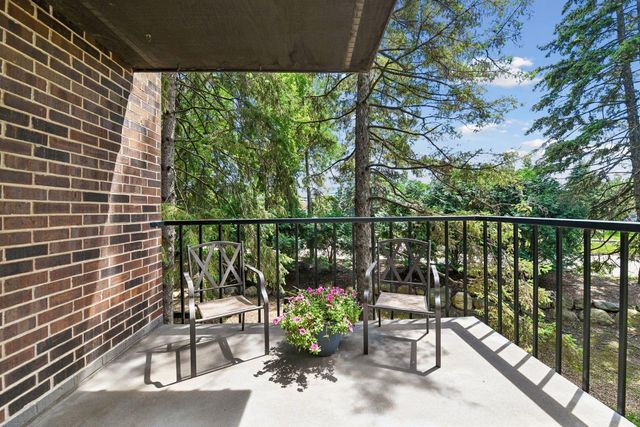6051 Laurel Avenue 112, Golden Valley, MN 55416