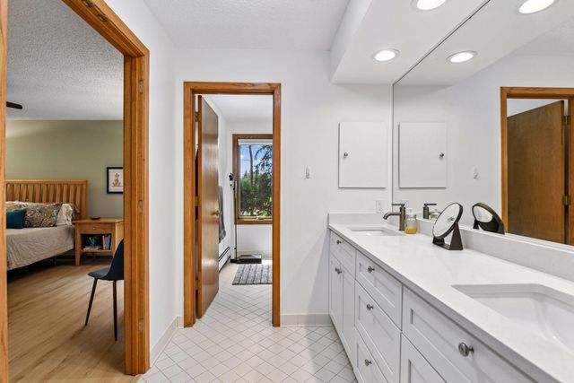6051 Laurel Avenue 112, Golden Valley, MN 55416