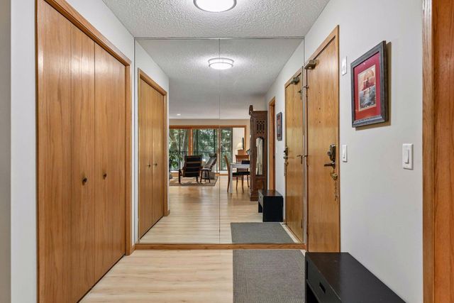 6051 Laurel Avenue 112, Golden Valley, MN 55416