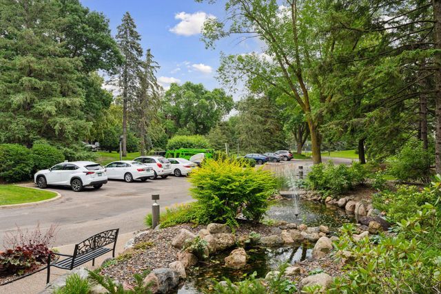 6051 Laurel Avenue 112, Golden Valley, MN 55416