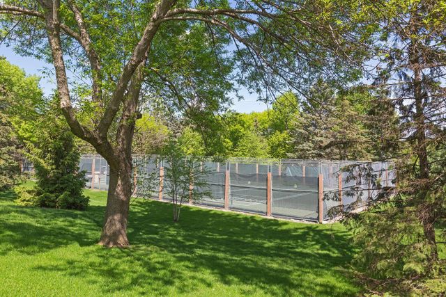 6051 Laurel Avenue 112, Golden Valley, MN 55416