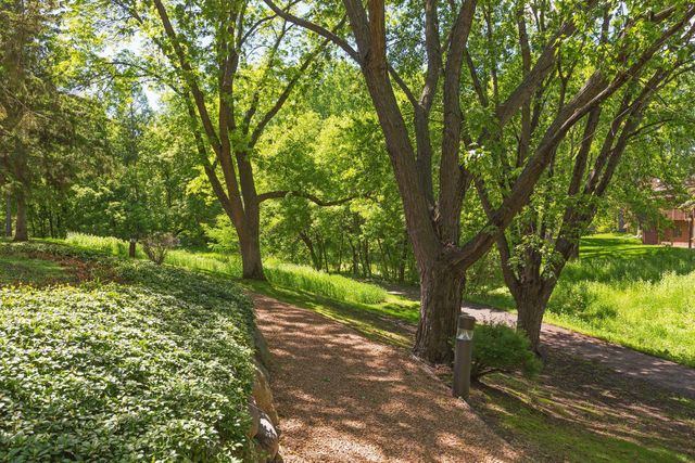6051 Laurel Avenue 112, Golden Valley, MN 55416