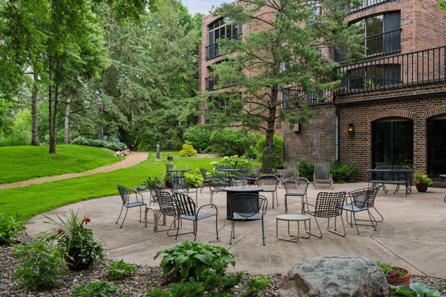 6051 Laurel Avenue 112, Golden Valley, MN 55416