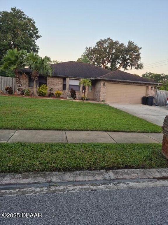 33 Aston Circle, Ormond Beach, FL 32174