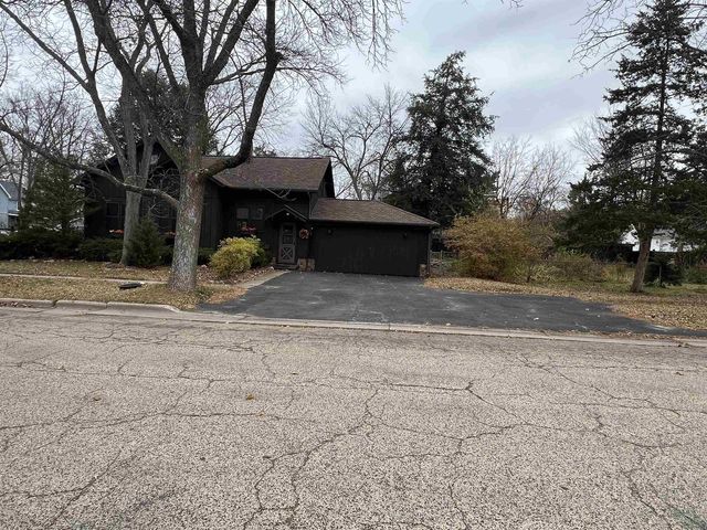 1102 Church Street, Wisconsin Dells, WI 53965