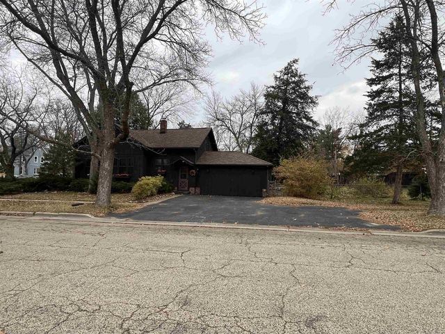 1102 Church Street, Wisconsin Dells, WI 53965