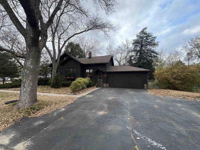 1102 Church Street, Wisconsin Dells, WI 53965