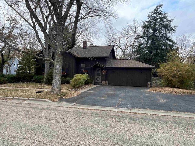 1102 Church Street, Wisconsin Dells, WI 53965