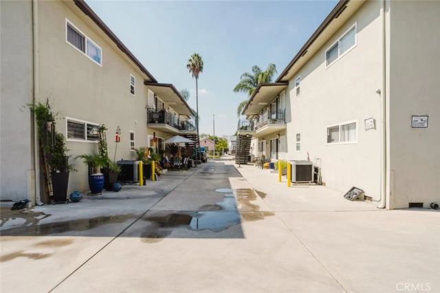 3131 Perlita, Los Angeles, CA 90039
