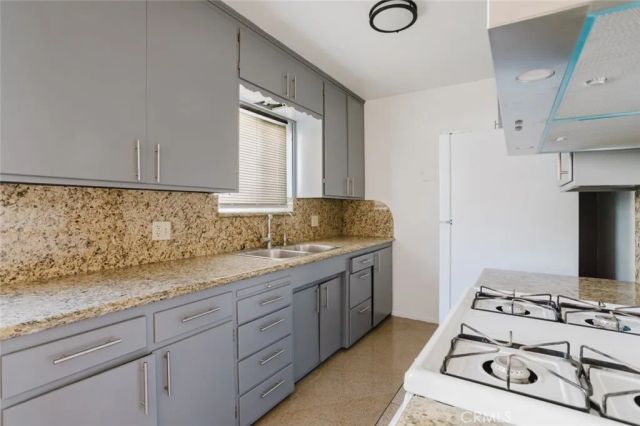 3131 Perlita, Los Angeles, CA 90039